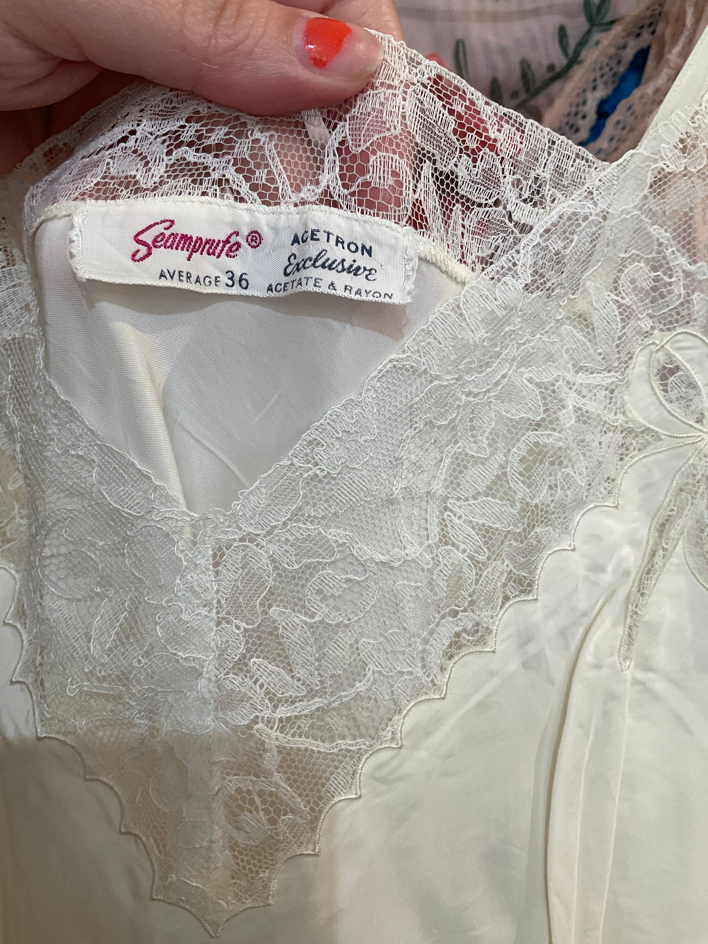#165 DEADSTOCK 1940's White Rayon and Lace "Bow" Slip By Seamprufe - M/L
