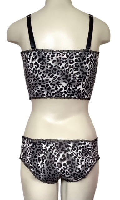 IV for Gigi : Lana Snow Leopard Print Bamboo Longline Bralette - S-2X
