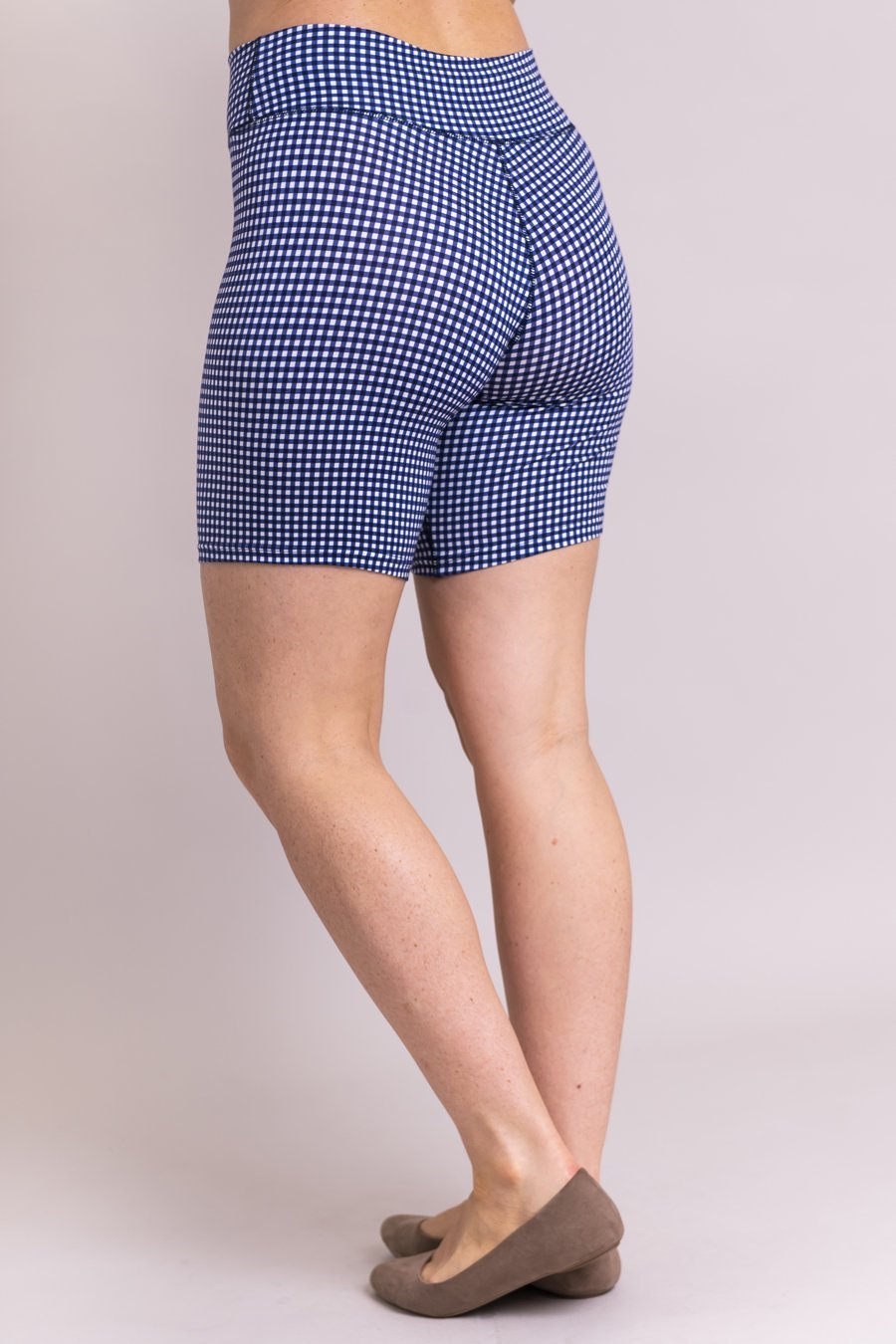 Hallie Comfort-short in Indigo Gingham - XS-3X