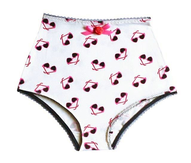 IV for Gigi : Betsey Knicker - L