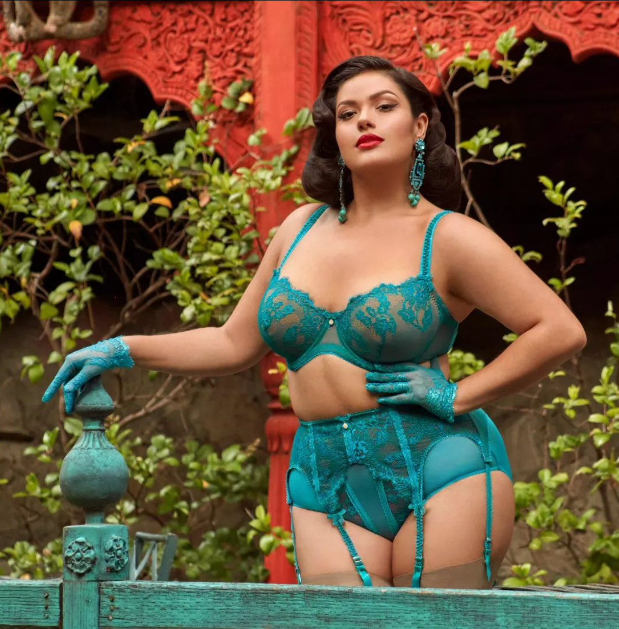 Savoir Faire Curve Bra In Turquoise By Dita Von Teese - 38D-44G
