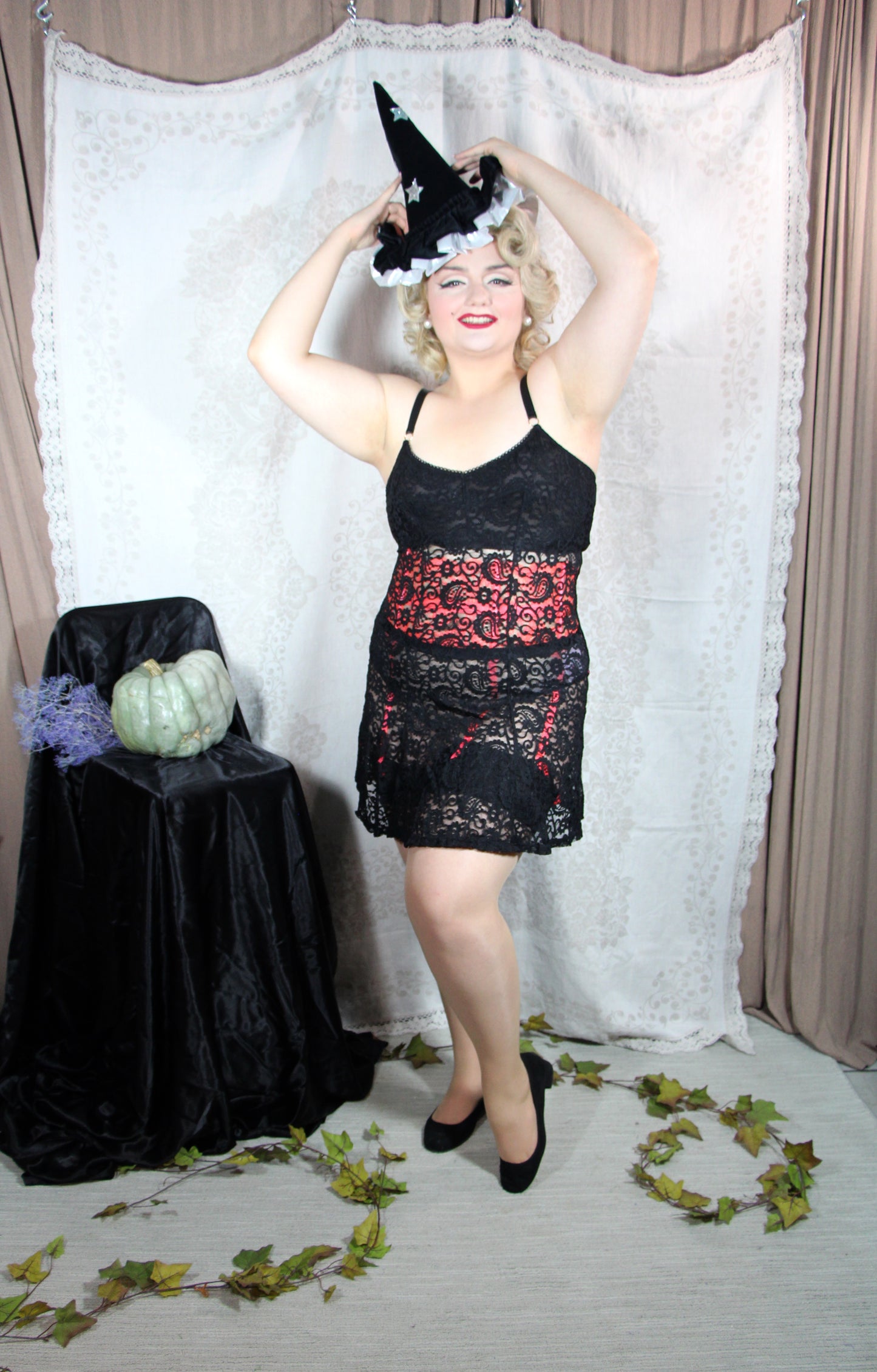 Black Lace Retro Chemise - size S (small fit)