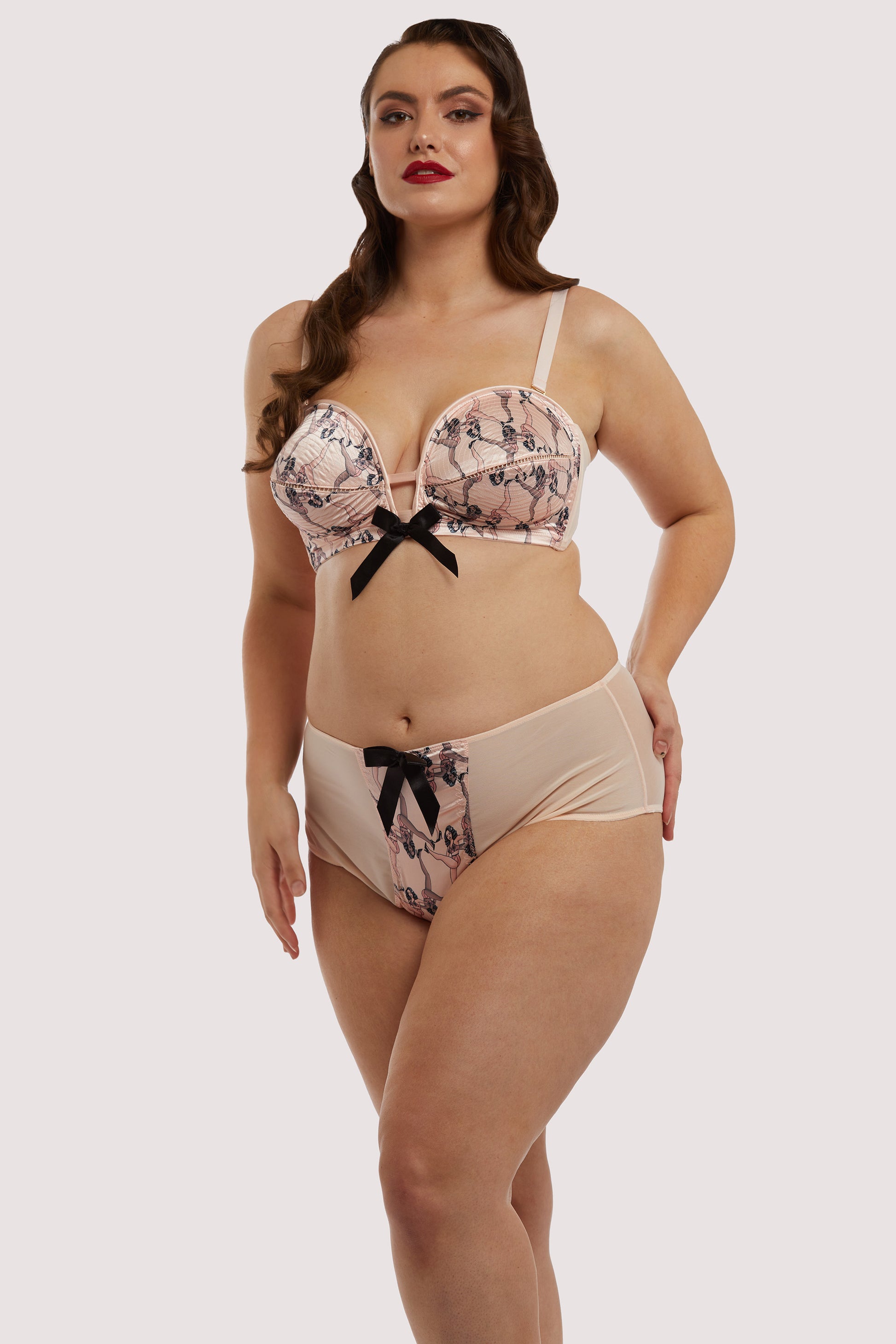 Bettie Page Showgirl Overwire Bra - Pinup Lingerie - Gigi's - Canada –  Gigi's House Of Frills