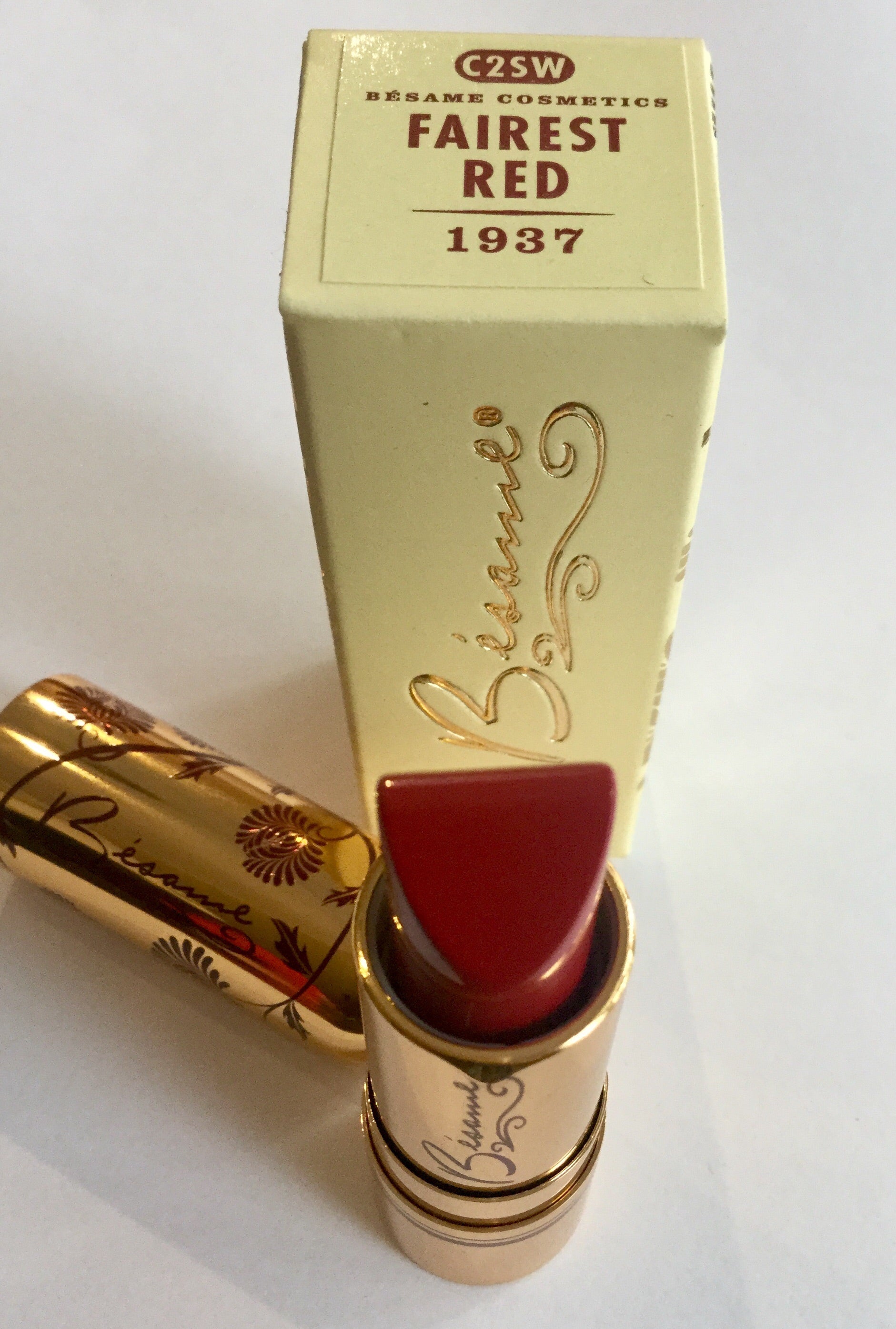 1920 Besame Red - Lipstick - Canada - Vintage Makeup - Gigi's